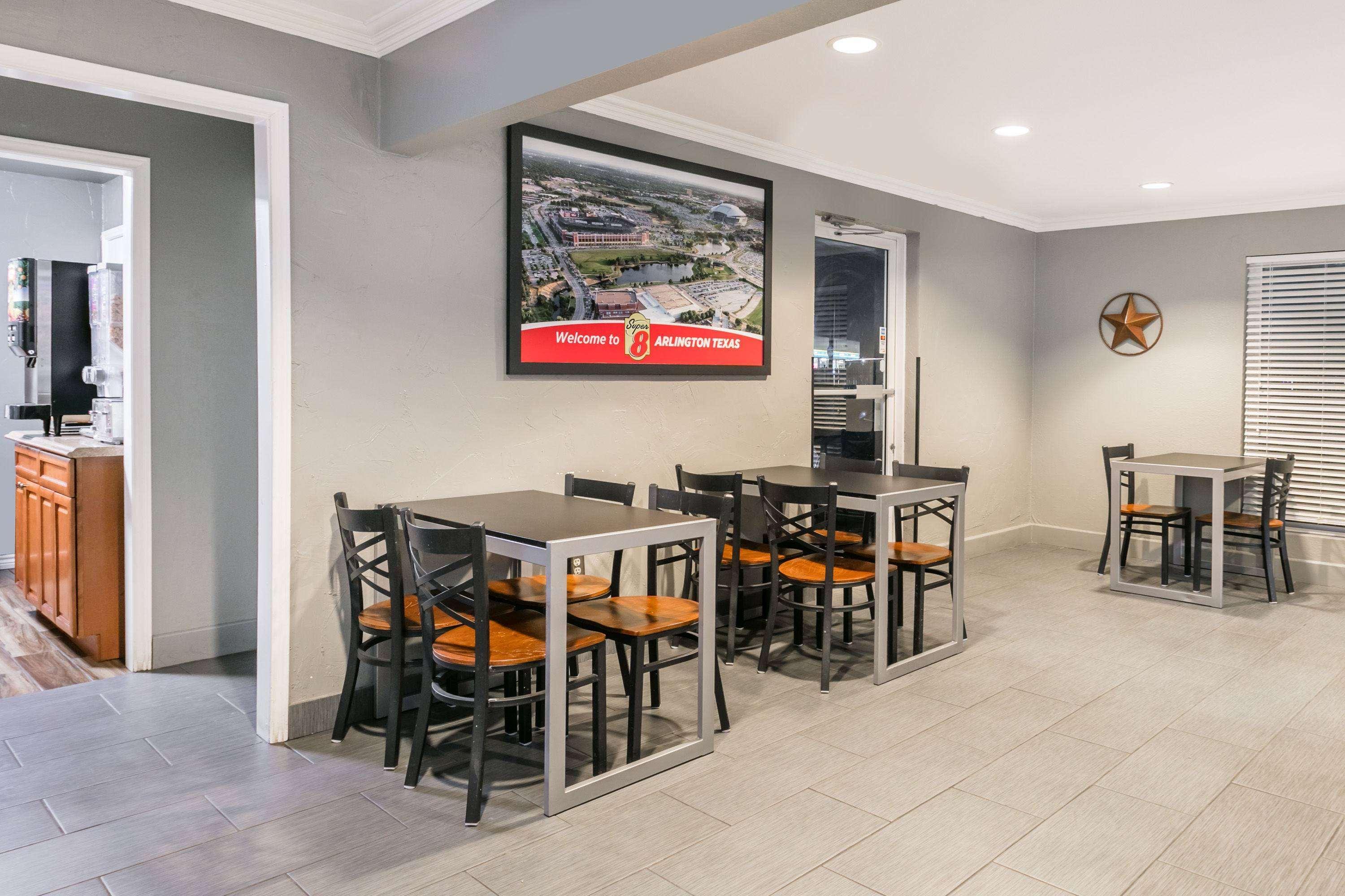 Super 8 By Wyndham Arlington Near At&T Stadium Exterior foto