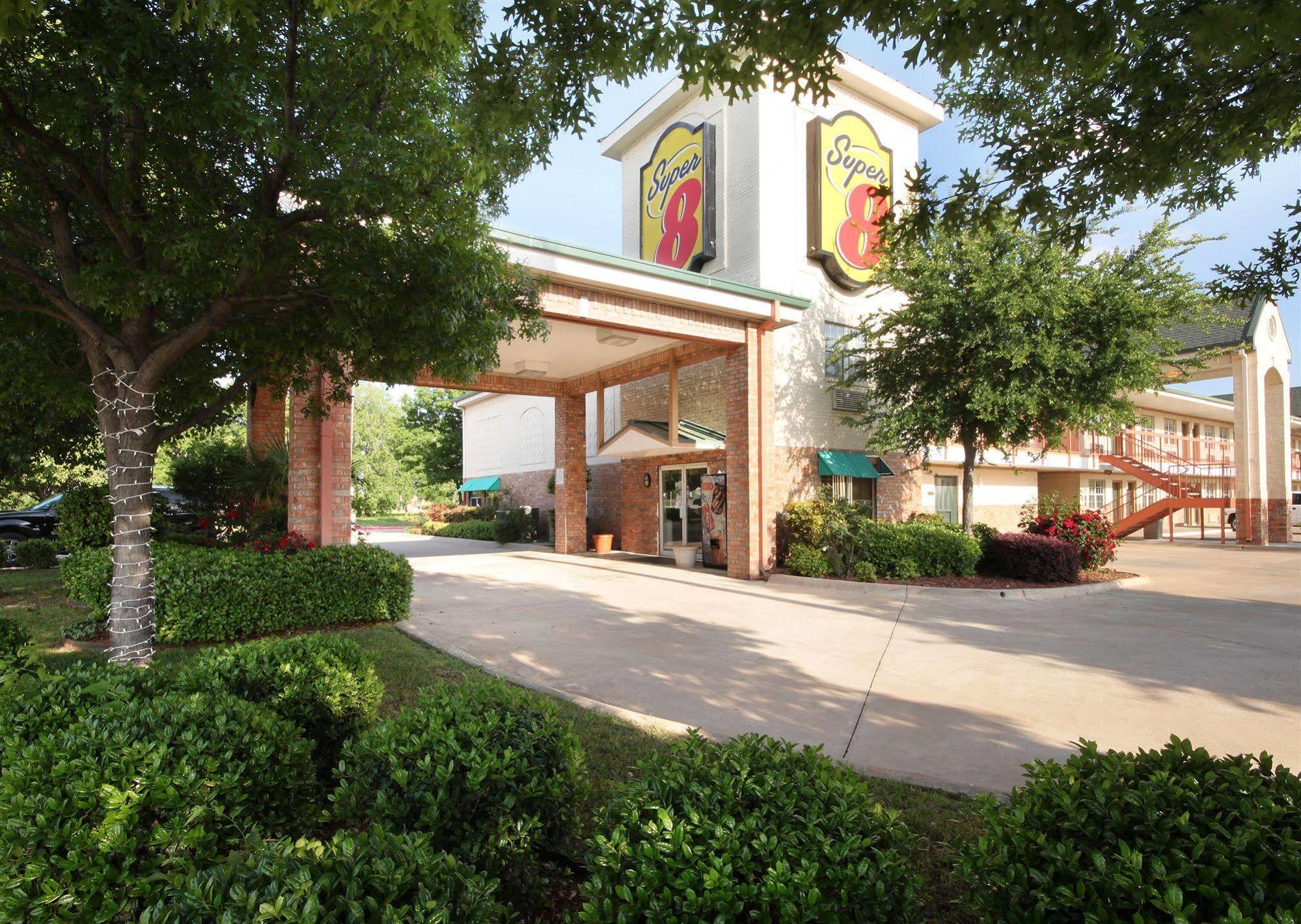 Super 8 By Wyndham Arlington Near At&T Stadium Exterior foto