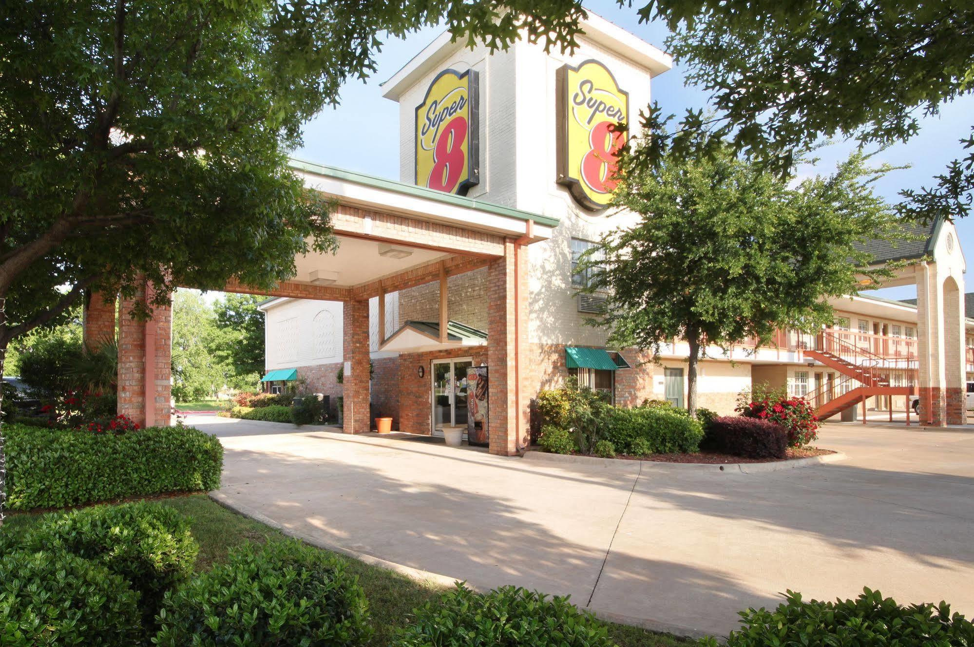 Super 8 By Wyndham Arlington Near At&T Stadium Exterior foto