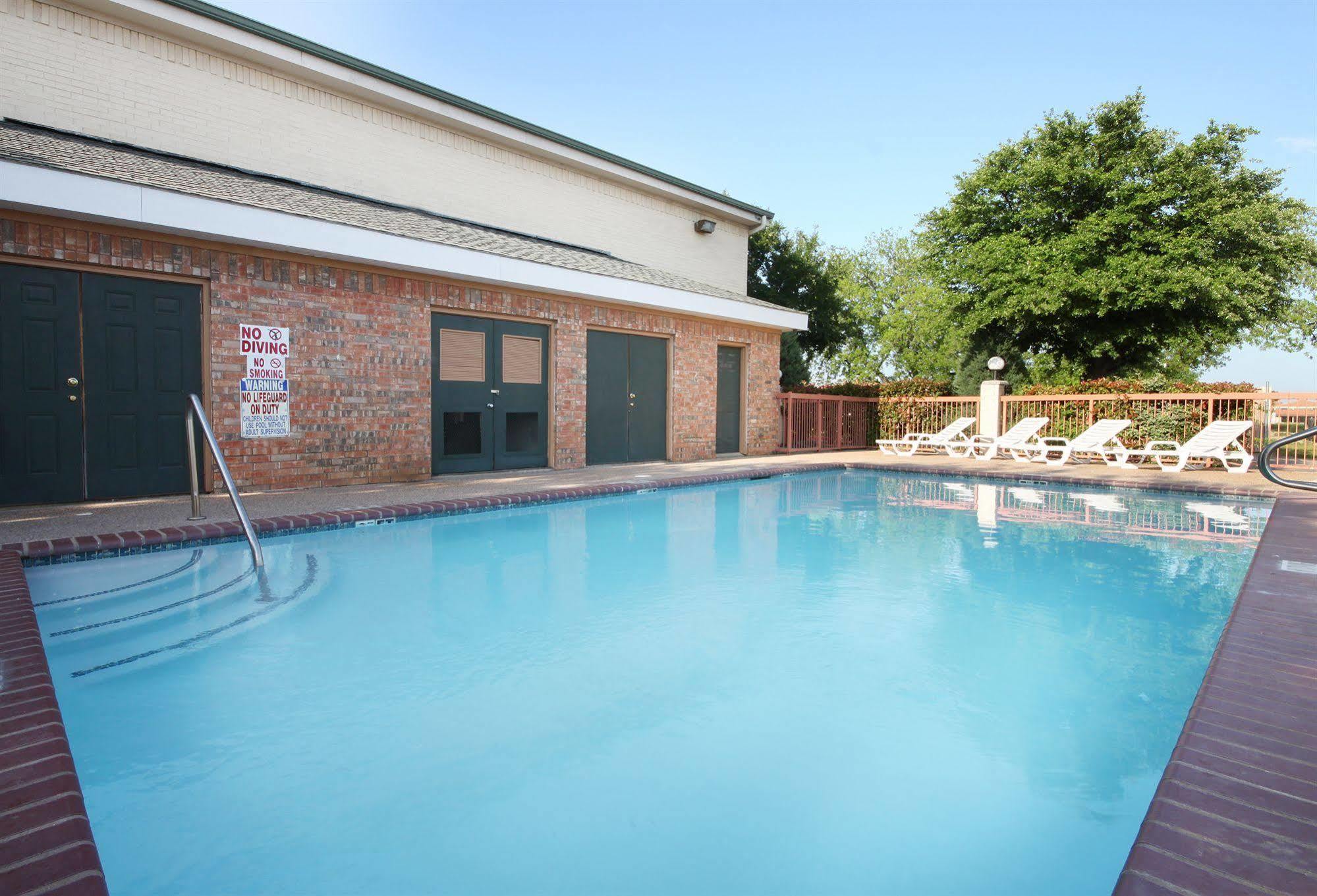 Super 8 By Wyndham Arlington Near At&T Stadium Exterior foto